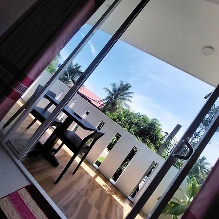 Chen Villa - Near Airport Негомбо Экстерьер фото