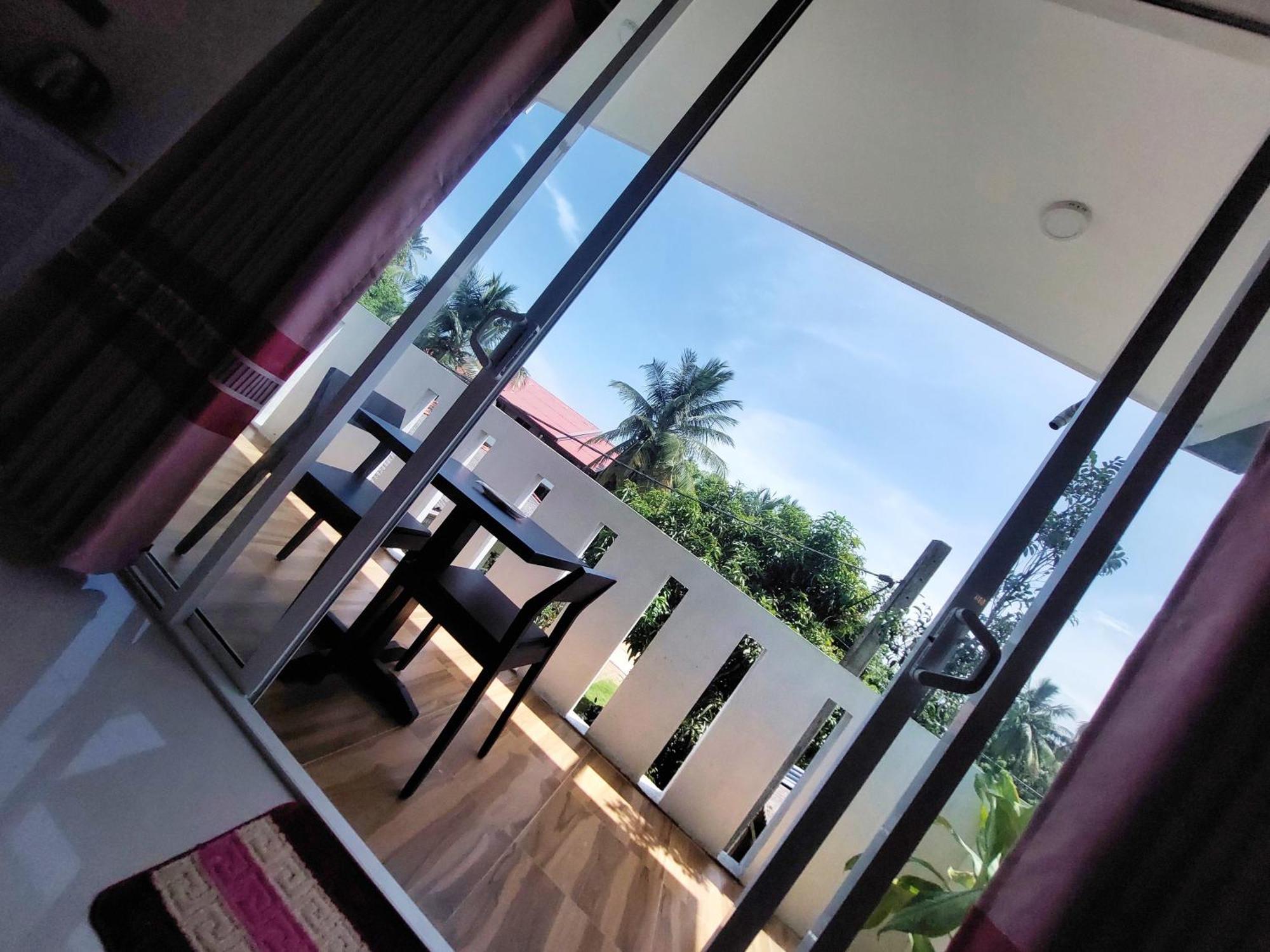 Chen Villa - Near Airport Негомбо Экстерьер фото
