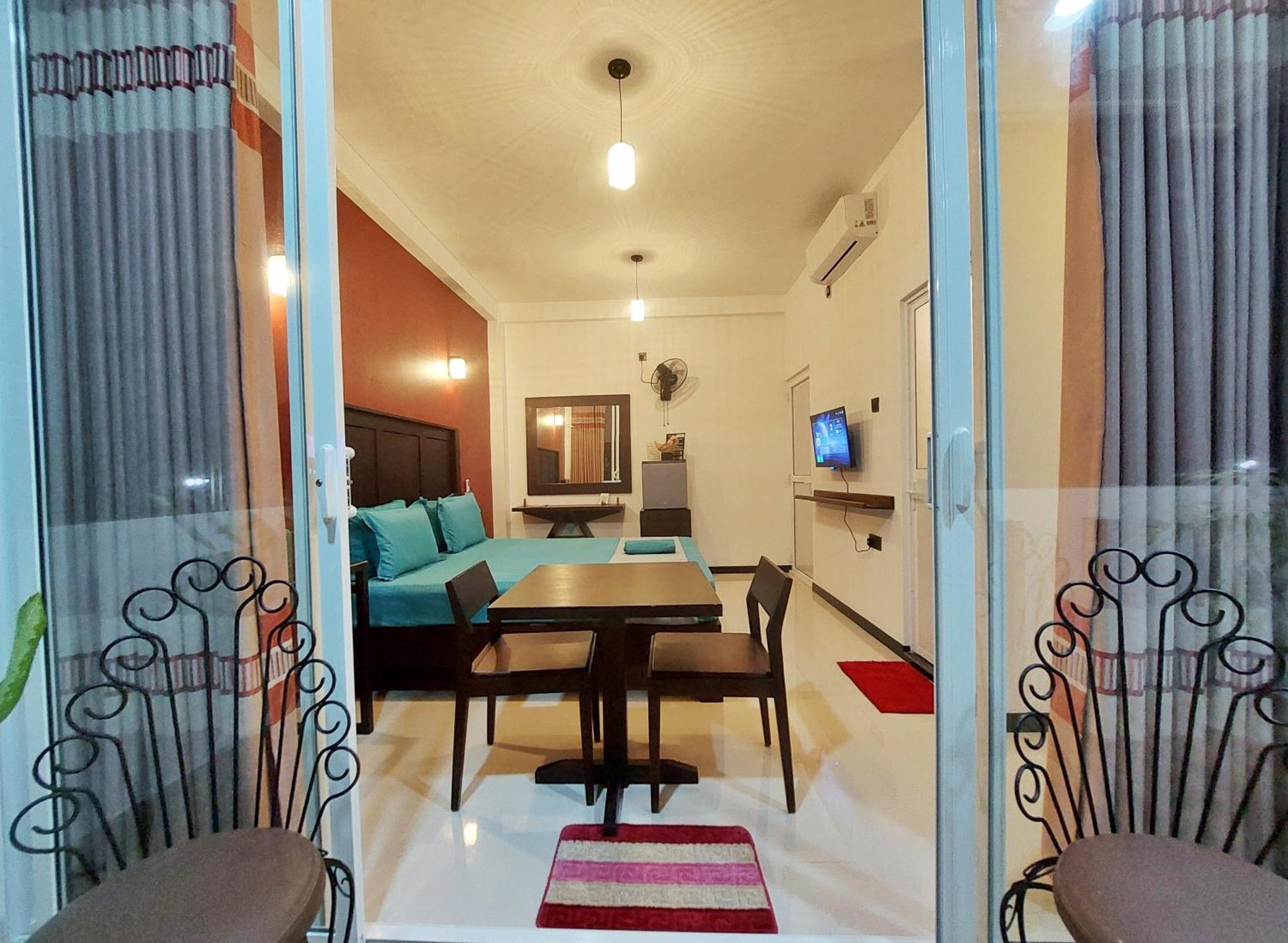 Chen Villa - Near Airport Негомбо Экстерьер фото